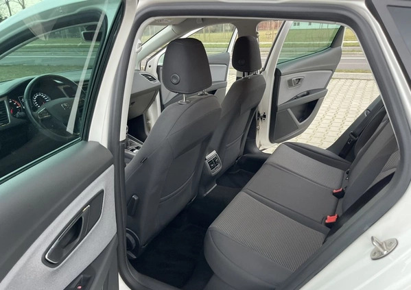 Seat Leon cena 54900 przebieg: 104000, rok produkcji 2017 z Leszno małe 326